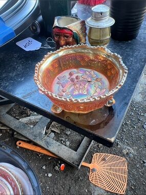 Vintage carnival footed berry dish